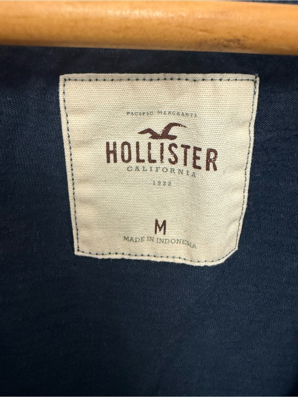 Hollister Navy Blue Bow V Neck T Shirt Size M Y2K Coquette Girl - Picture 2 of 6